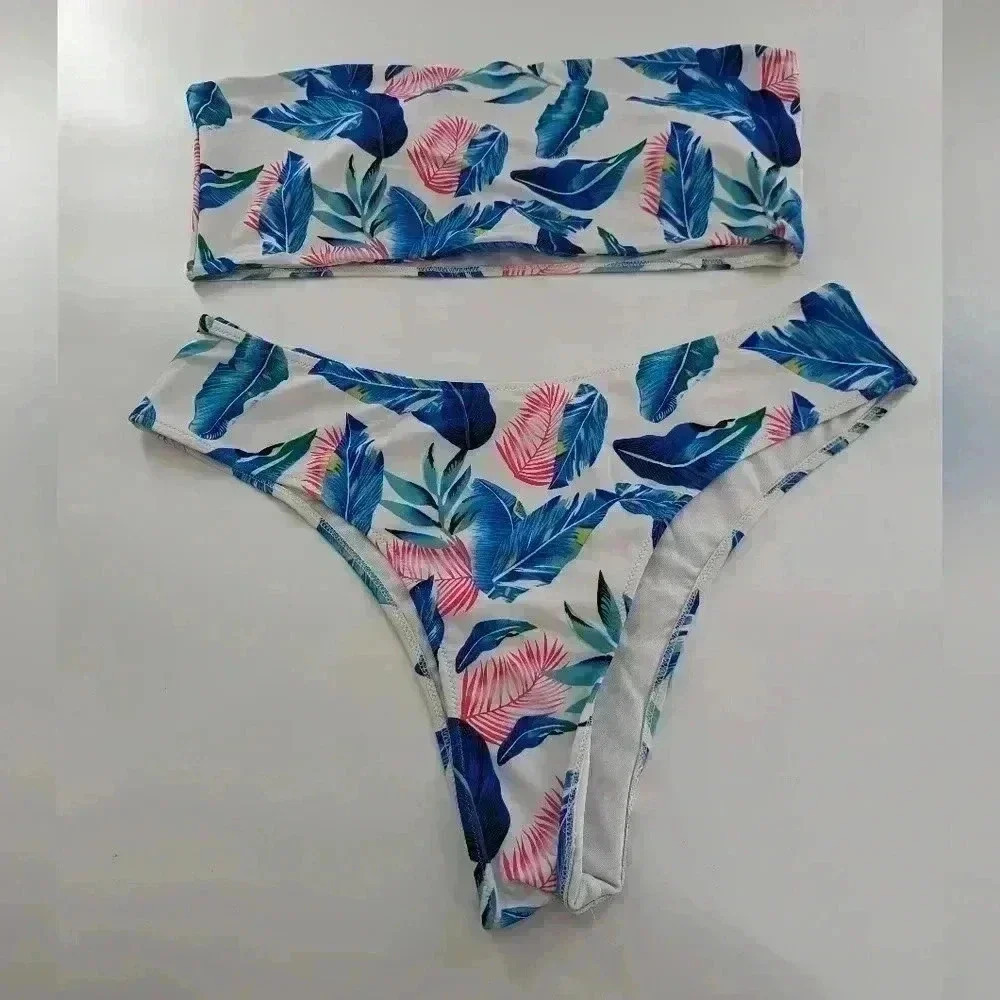 2 Piece High Waist 3XL White And Blue Feathered Swimsuit Strapless